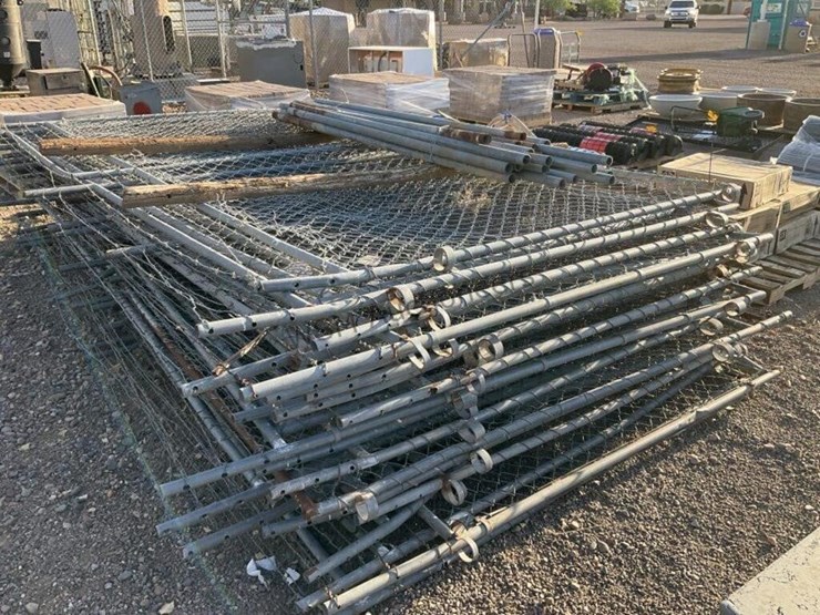 stack-of-portable-site-fencing-image-3