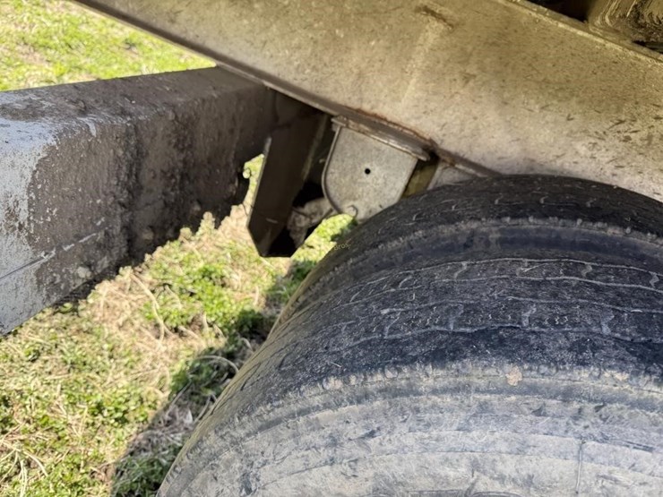 2002-great-lakes/gruetts-36’-silage-trailer-image-10