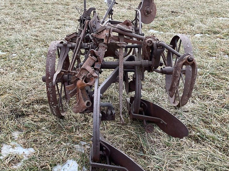 two-bottom-oliver-plow-image-5