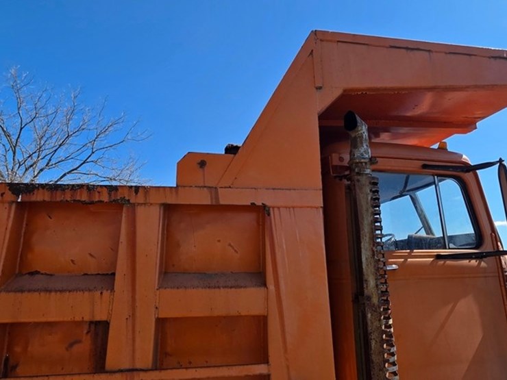 1974-white-construcktor-image-28