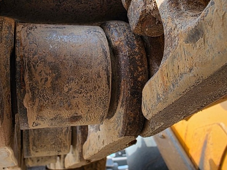 2016-case-750m-lgp-image-24