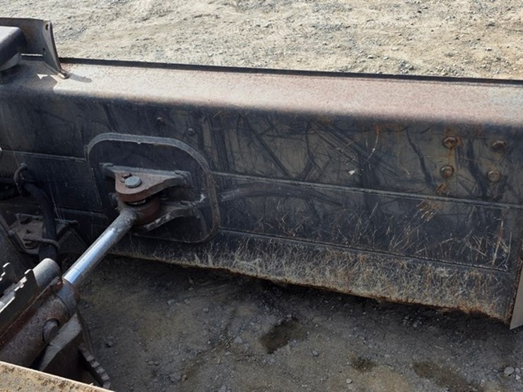 2016-case-750m-lgp-image-45