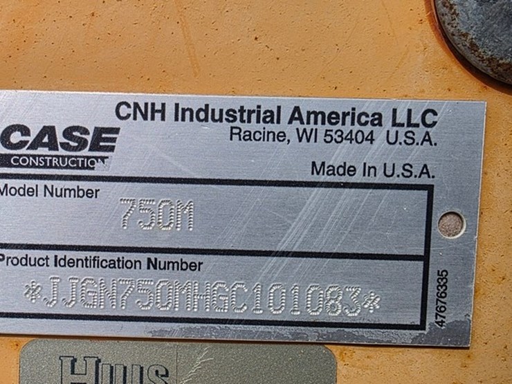2016-case-750m-lgp-image-5
