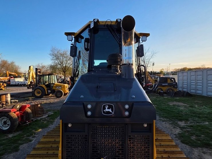 2023-deere-550-lgp-image-59