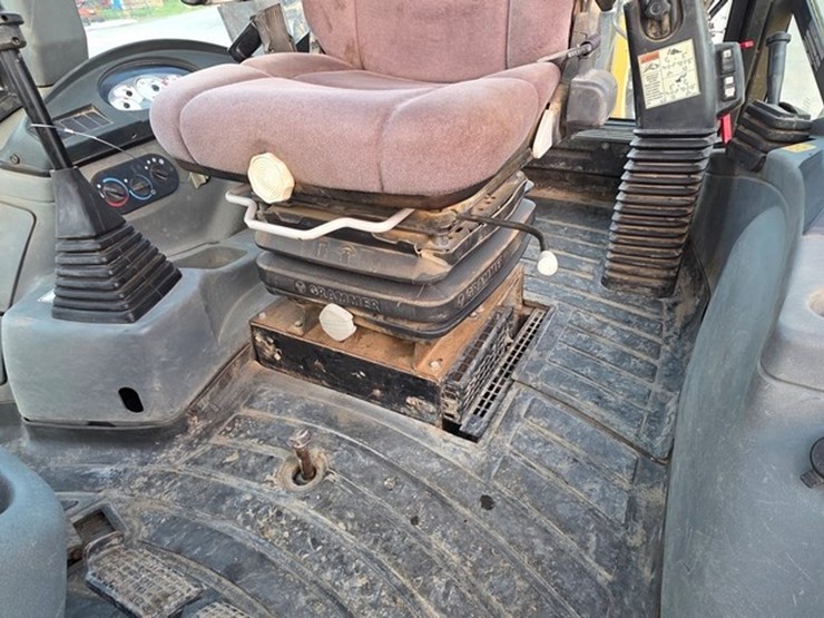 2009-new-holland-b95b-image-61