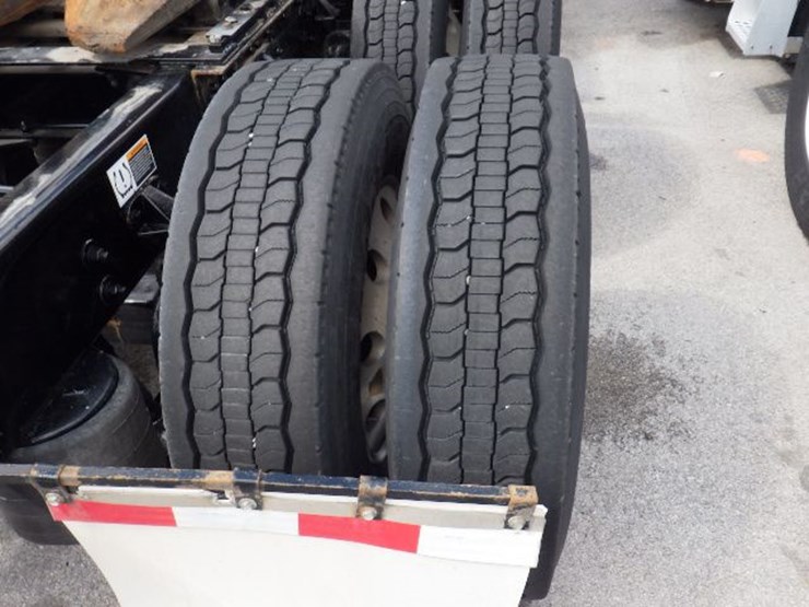 2022-kenworth-t680-image-8