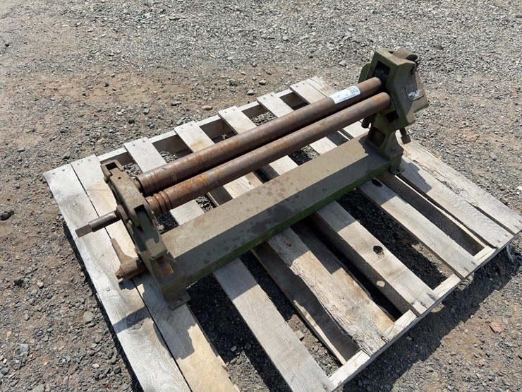 pexto-382-d-30"-sheet-metal-roller-image-4