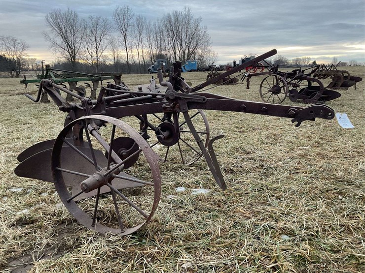 two-bottom-oliver-plow-image-1