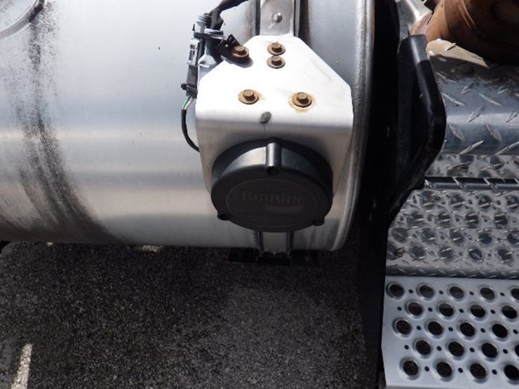 2022-kenworth-t680-image-5