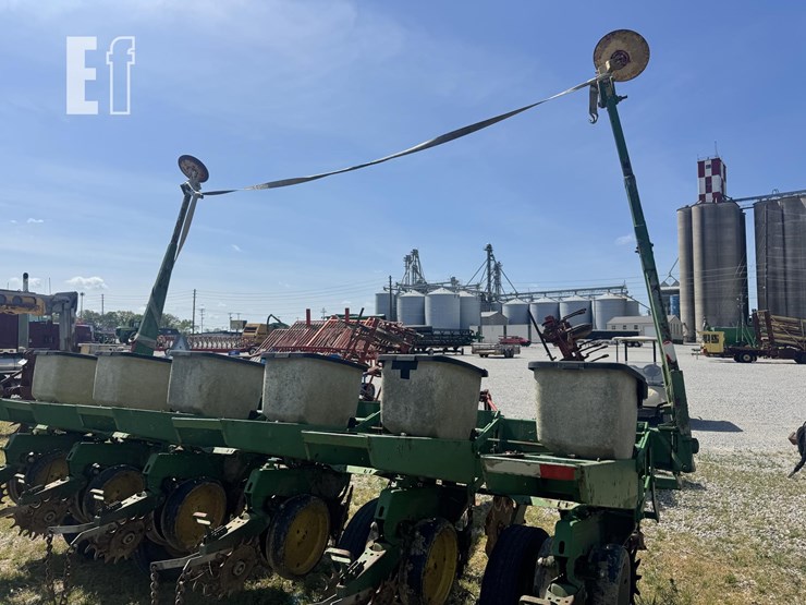 john-deere-7000-image-9