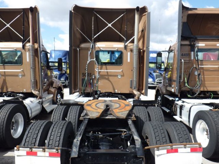 2022-kenworth-t680-image-10