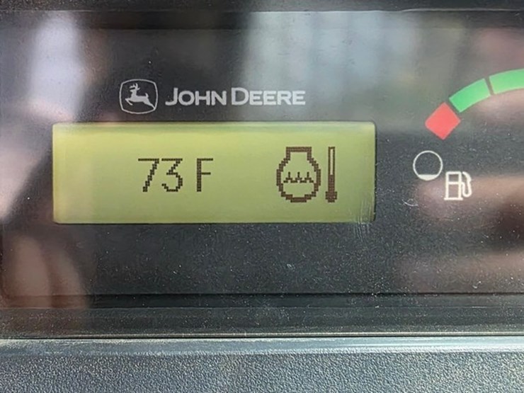 2014-deere-326e-image-63