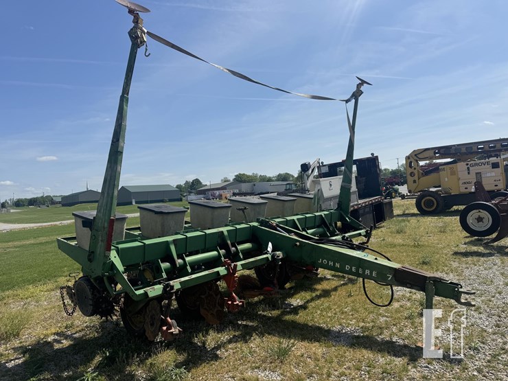 john-deere-7000-image-4