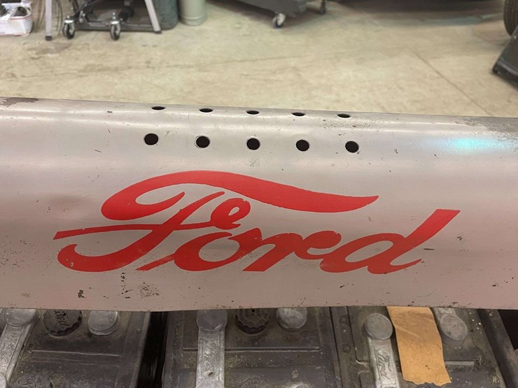 ford-battery-display-rack-image-20