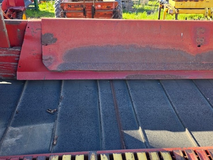 new-holland-166-image-18