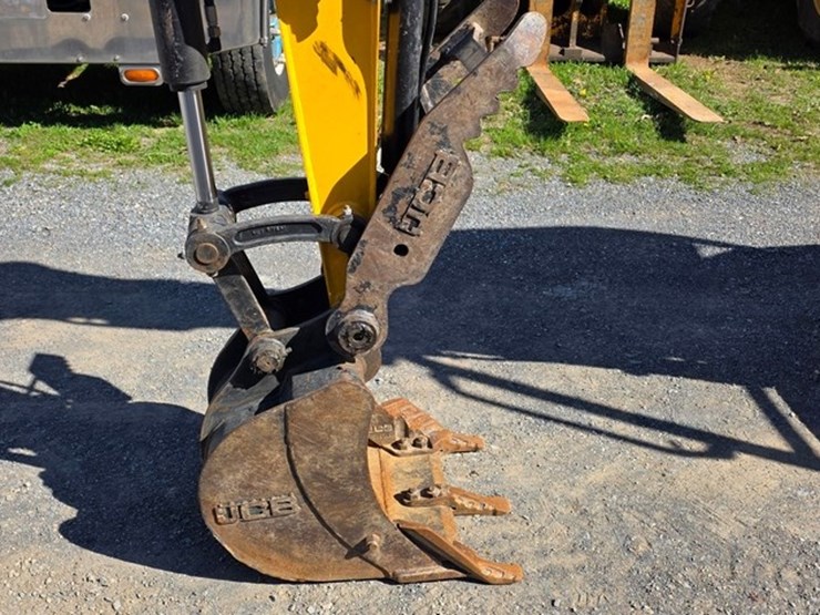 2021-jcb-35z-1-image-8