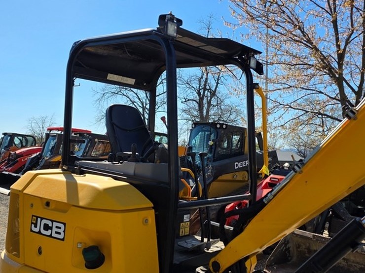 2021-jcb-35z-1-image-36