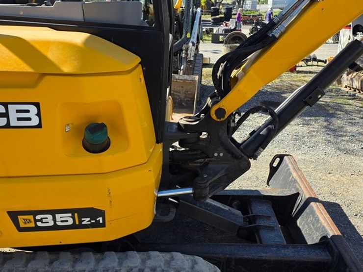 2021-jcb-35z-1-image-32