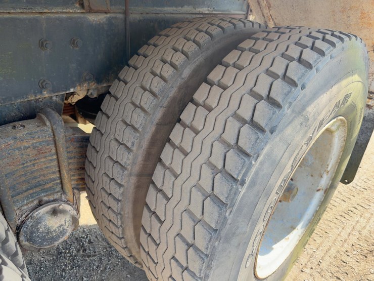 1984-mack-dm686s-image-19