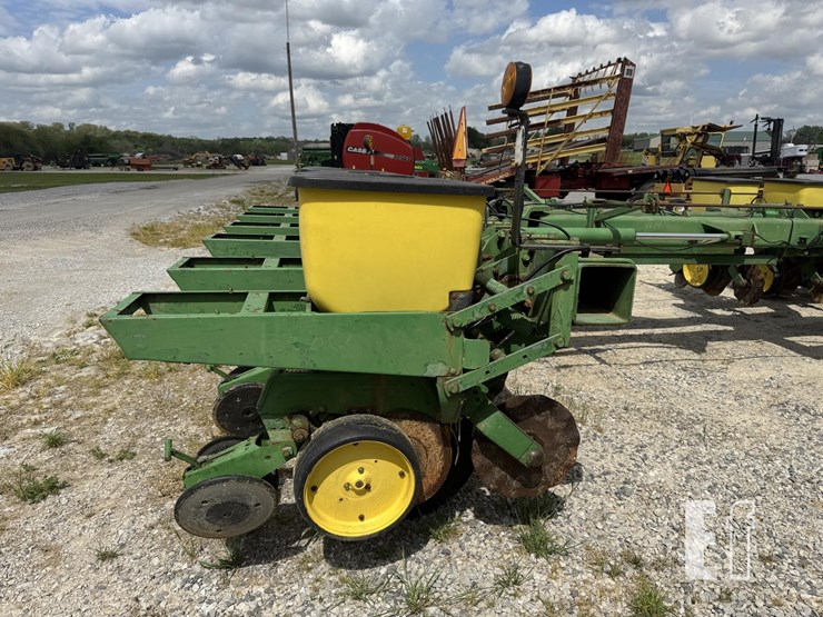 john-deere-7000-image-11