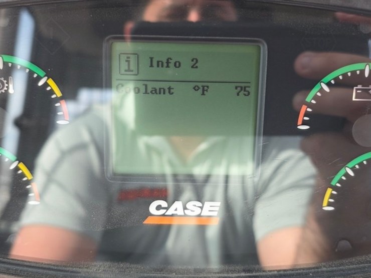 2016-case-750m-lgp-image-78