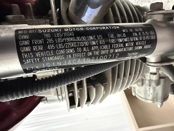 2009-suzuki-tu250x-motorcycle-image-10