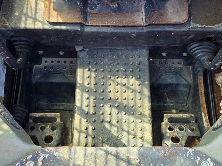 2015-bobcat-t450-image-41