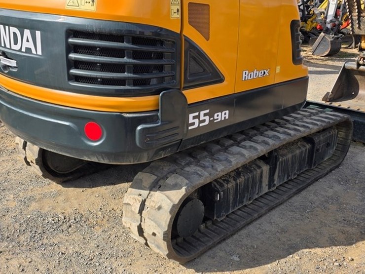 2020-new-holland-e57c-image-26