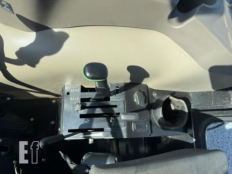 2022-john-deere-5055e-image-17