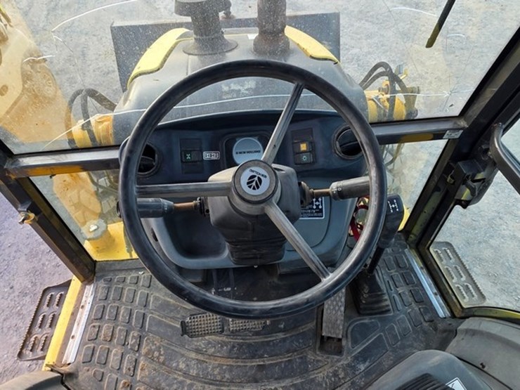 2009-new-holland-b95b-image-68