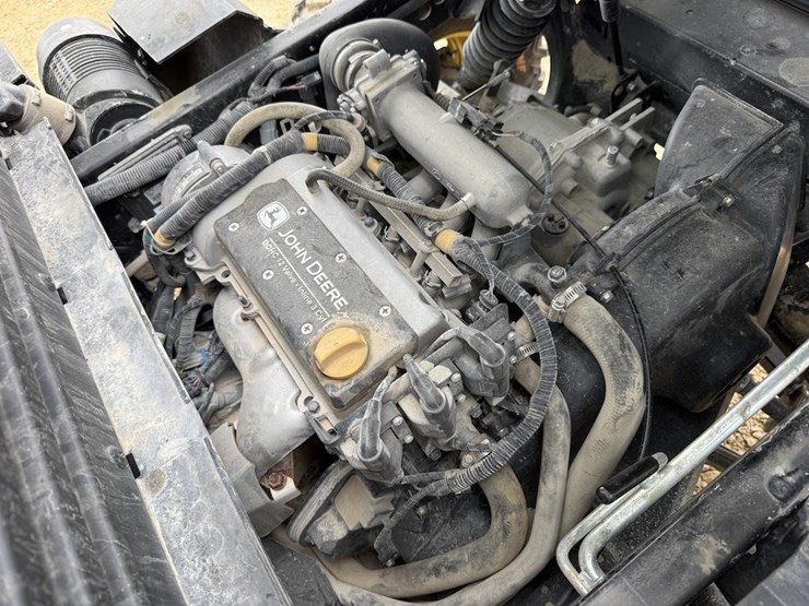 john-deere-gator-image-12