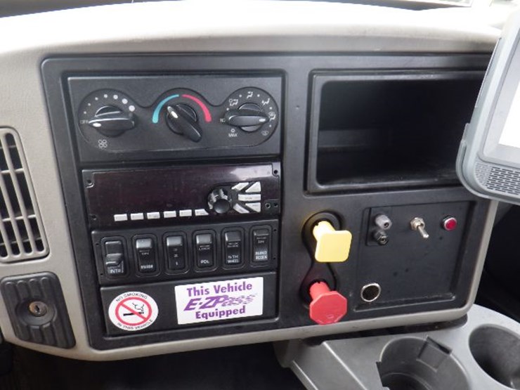 2016-international-8600-image-17