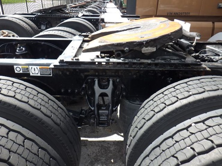 2022-kenworth-t680-image-5