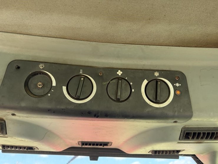 case-ih-mx120-image-21