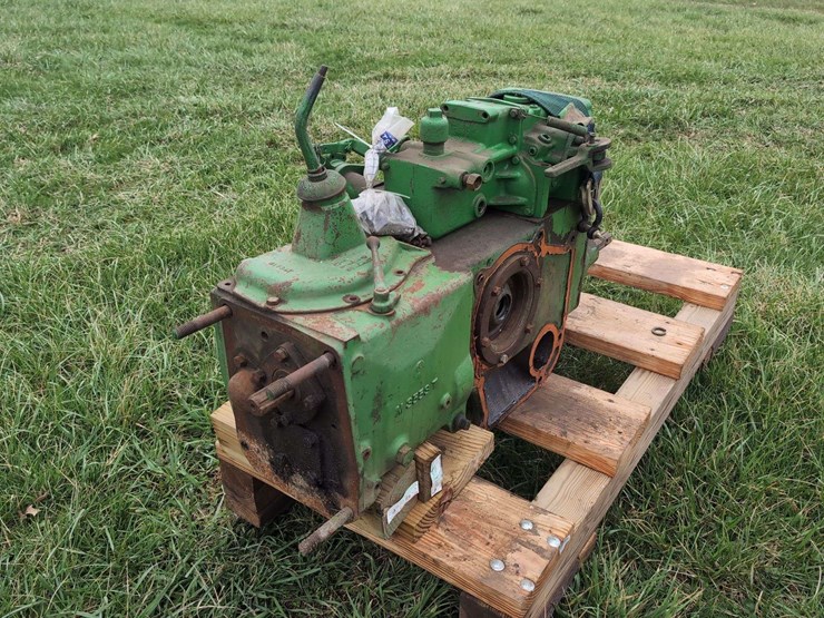 john-deere-tractor-transmission-assembly-image-2