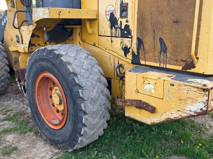 2012-deere-444k-image-19