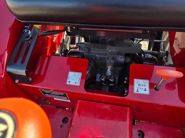 2022-massey-ferguson-1825e-image-39