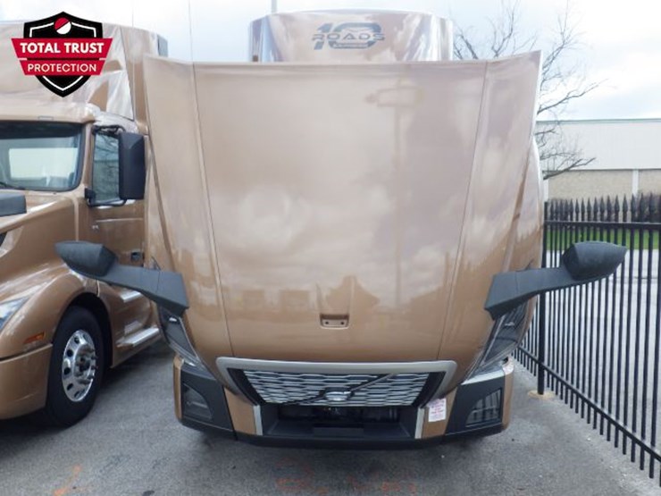 2023-volvo-vnl300-image-18
