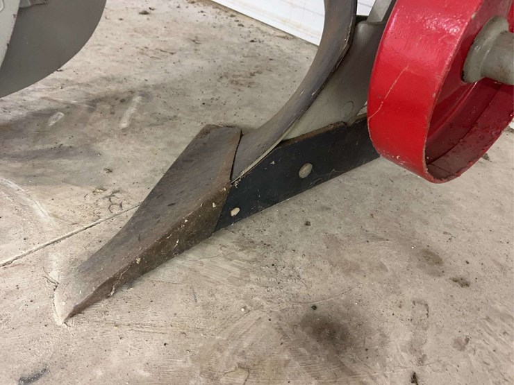 two-bottom-ferguson-plow-image-22