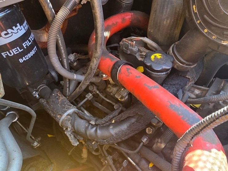 2013-new-holland-l220-image-31