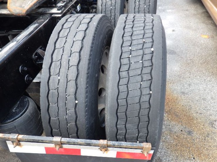 2023-kenworth-t680-image-7