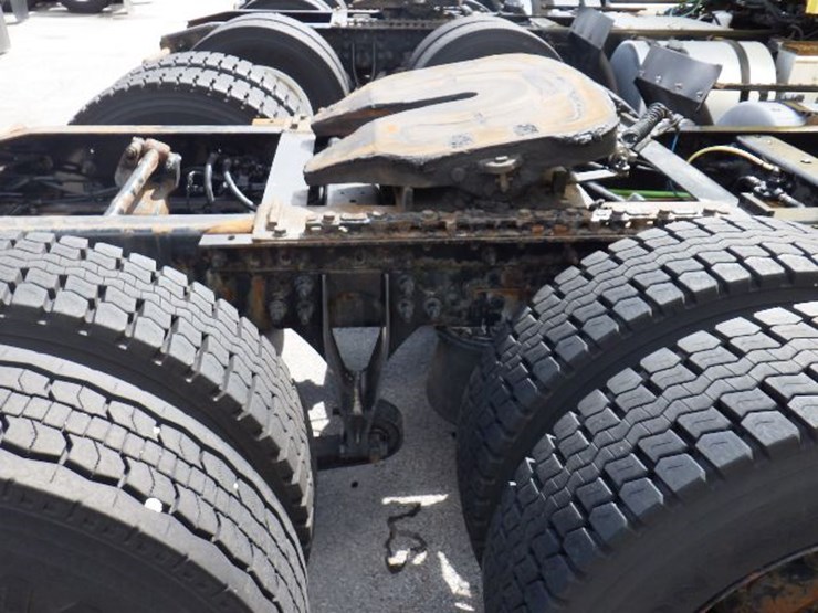 2016-international-8600-image-4