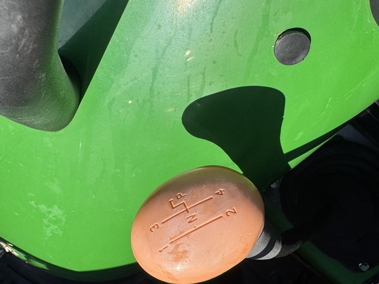 2022-john-deere-5055e-image-13