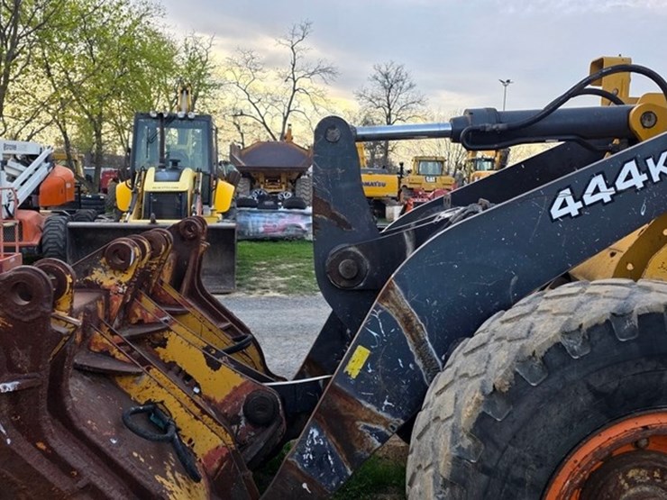 2012-deere-444k-image-9