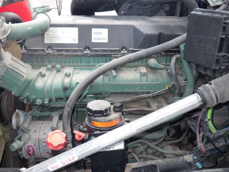 2018-volvo-vnl300-image-18