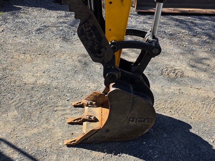 2021-jcb-35z-1-image-43