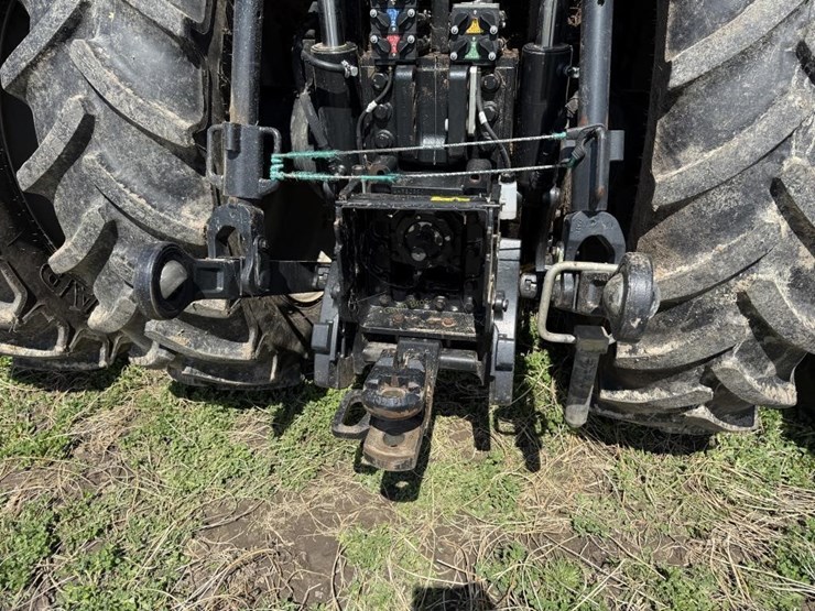 2023-case-ih-380-image-15