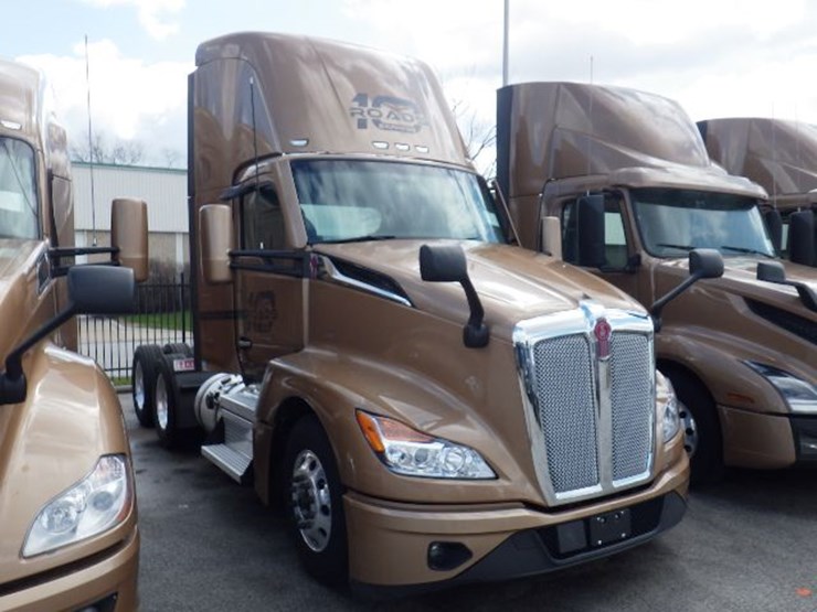 2023-kenworth-t680-image-3