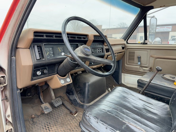 1989-ford-s/a-cab-and-chassis-image-18