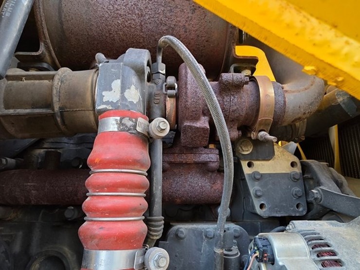 2009-new-holland-b95b-image-53